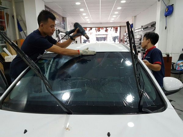 Phim cách nhiệt xe hơi